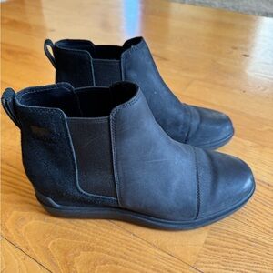 Sorel Evie waterproof wedge bootie, black, size 10 excellent condition